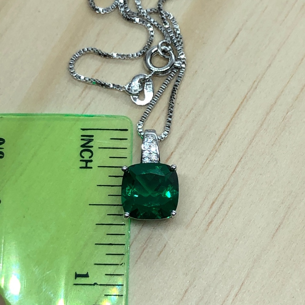 🌟 Emerald Pendant 3ct.  with Silver Chain - Picture 5 of 7